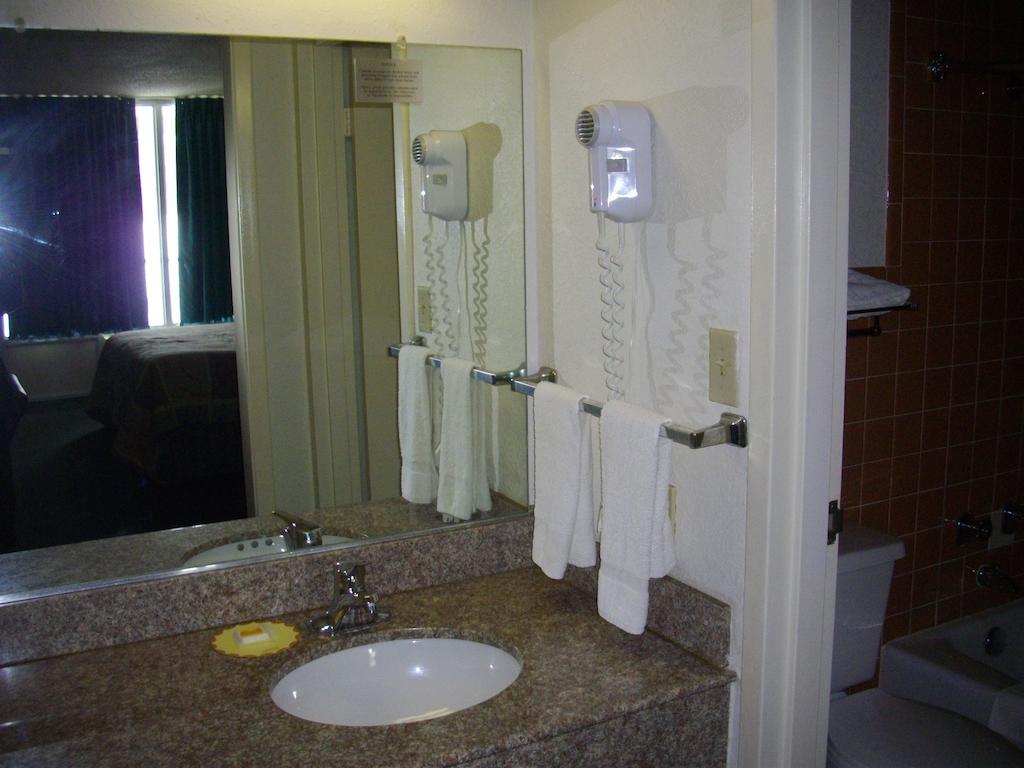Macomb Inn Chambre photo