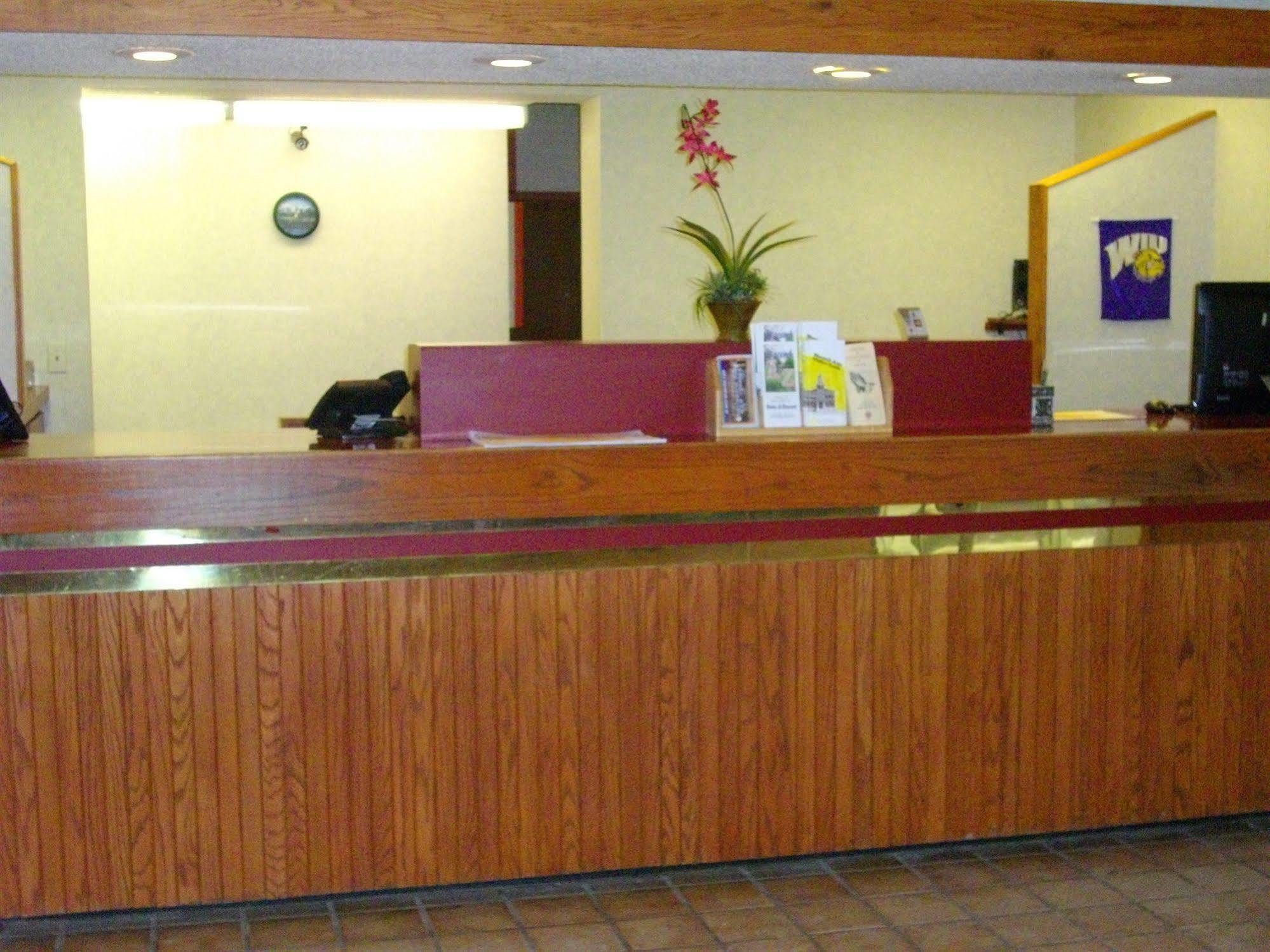 Macomb Inn Extérieur photo